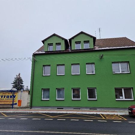 Penzion Dubi - Ruska 393 - 110 Buitenkant foto